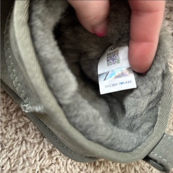 UGG Classic Ultra Mini Boots - Picture 9 of 12